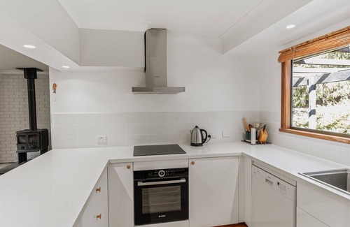 Eagle Bay House | Gecko Beach House - cosy cottage 5 min walk to stunning Eagle Bay beach