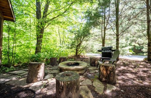 Saugatuck House | Gecko Getaway - Great cabin getaway - private hot tub - community pool