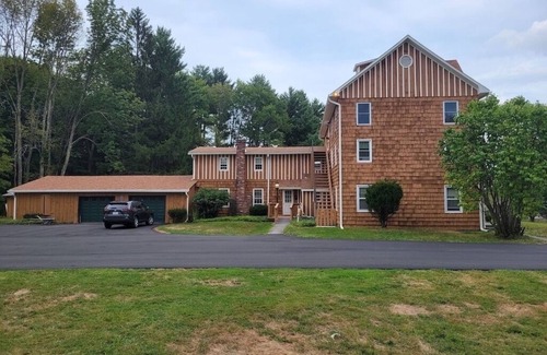 Town of Delaware House | Gedney Main House:Brand new listing just remodeled! Only 8 min. to Bethel Woods!