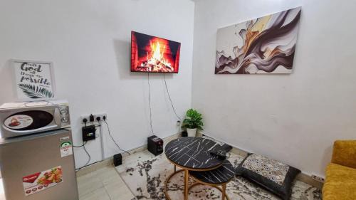 Manyimbo Apartment | Gee's Hidden Gem Apartment in Mombasa CBD - Parking