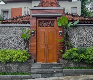 Balecatur Villa | Gee Villas Yogyakarta