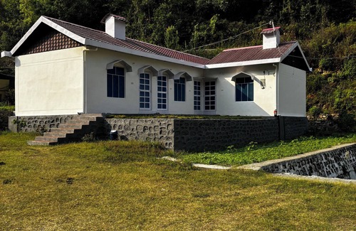 Pauri Hotel | Geeta Ji - Forest Retreat