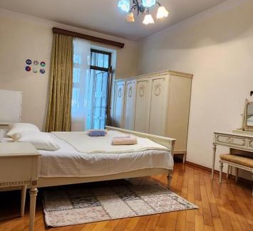 Old Boulevard Apartment | Gelahouse