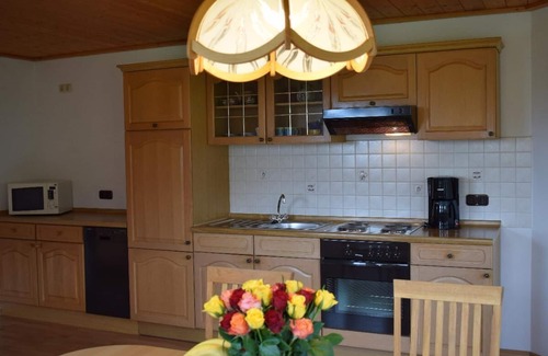 Lehen Apartment | Gemütlich Ferienwohnung, 90 m2, mit 2 Schlafzimmern & Terrasse