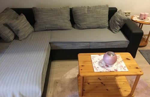 Nordheim a. Main Apartment | Gemütliche 24qm Ferienwohnung, kostenfreies Parken und WLAN, auf Anfrage Haustiere erlaubt