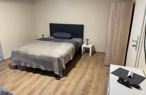 Vechelde Apartment | Gemütliche Appartement 5 - mit Küche und Bad zur Eigennutzung -Schuster Homes-