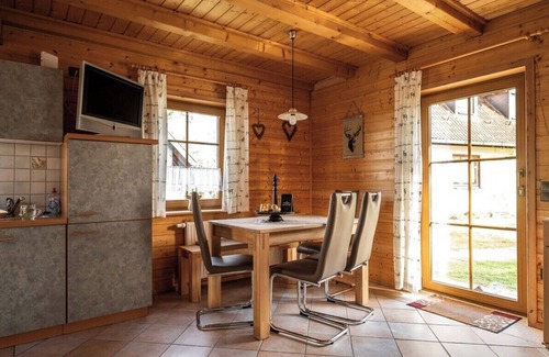 Hausles Apartment | Gemütliche Ferienwohnung, idyllische Lage, mit skandinavischem Badefass
