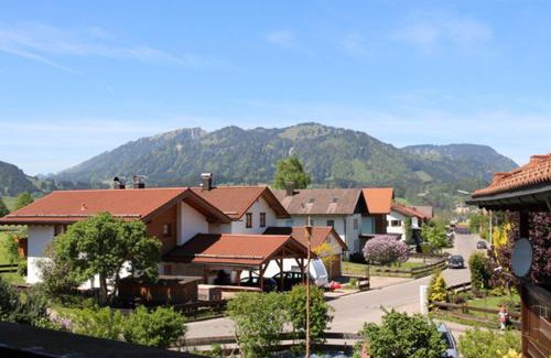 Burgberg Apartment | Gemütliche Ferienwohnung Krämer mit Bergblick