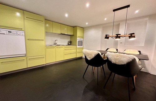 Schoenried Apartment | Gemütliche Wohnung 10 min von Gstaad mit Herrlicher Aussicht