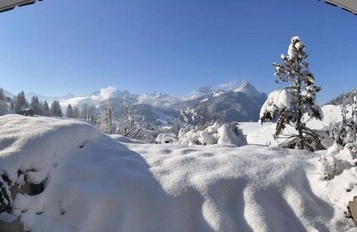 Schoenried Apartment | Gemütliche Wohnung 10 min von Gstaad mit Herrlicher Aussicht