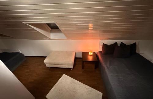 Geisweid Apartment | Gemütliche Wohnung, Heimkino, Couch & Küche
