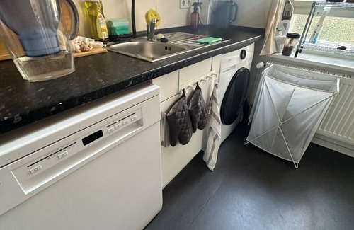 Charlottenburg-Wilmersdorf Condo | Gemütliches 1-zimmer Apartment am Kurfürstendamm