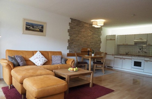 Lohberg Apartment | Gemütliches 2-Zimmer-Appartement mit Südbalkon für bis zu 4 Personen