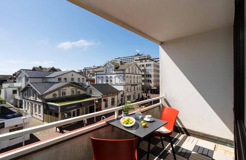 Westerland Apartment | Gemütliches 2-zimmer App. mit Meerblick, Strandnah, 2 Balkone, Stellplatz, Wlan