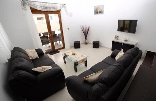 Jadreski House | Gemütliches Ferienhaus in Jadreški mit Terrasse und Grill