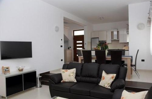 Jadreski House | Gemütliches Ferienhaus in Jadreški mit Terrasse und Grill