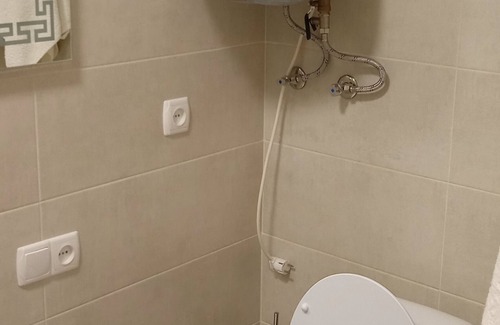 Bender Bed & Breakfast | Gemütliches Neus Hauschen mit Separatem Eingang , Großem Schlafzimmer und Kuche