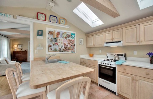 Fairfield House | Gem by the Sound - Fairfield Beachside Rental