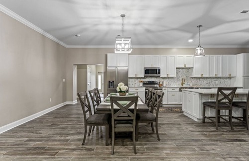 Fredericksburg House | Gem in a box!