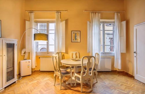 Duomo Apartment | “Gem in luxurious street” Wi-Fi