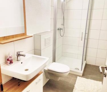 Heidenheim an der Brenz Apartment | Gemeinschaftsunterkunft Doppelzimmer für max 8P I 2 Bäder I Küche I einzeln oder komplett buchbar