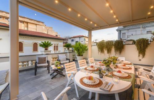 Viareggio Apartment | Gemma Imperiale 3 Bedrooms Apartment with Terrace in Viareggio