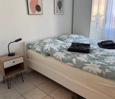Ginsheim-Gustavsburg House | Gemuetliches helles Zimmer mit guter Anbindung nach Mainz und Wiesbaden Gemeinschaftsbadezimmer