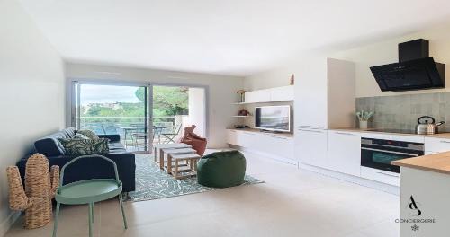 Le Cannet Apartment | Genêts - 47m2 - 4 pers - Cozy - Climatisé