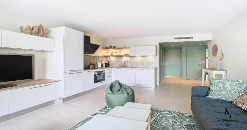 Le Cannet Apartment | Genêts - 47m2 - 4 pers - Cozy - Climatisé