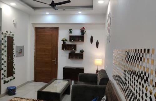 Noida Apartment | Gen Z# Couple Friendly Relax & Comfy Condo