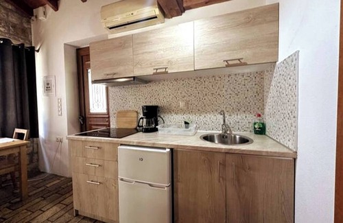 Kanelion Apartment | Genari Beach Apartments -Garden view Apartment