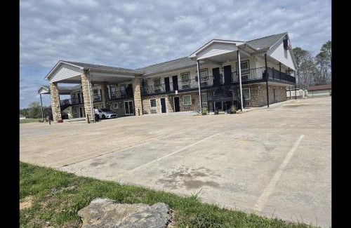 Chickamauga Hotel | General Bragg Inn & Suites Chickamauga