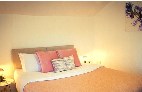 Weston on Trent House | GENEROUS CONTRACTOR HOUSE NEAR A444 M6 WITH PARKING Spring Nest