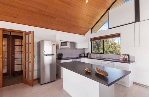 Applecross Apartment | Generous Riverside Living*3BR Swan River*Heathcote Park*