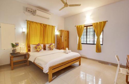 Parra House | Genesis Abode - Cosy 2 BHK Home in Assagao - 5 km from Anjuna & Vagator Beaches