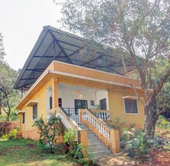 Parra House | Genesis Abode - Cosy 2 BHK Home in Assagao - 5 km from Anjuna & Vagator Beaches