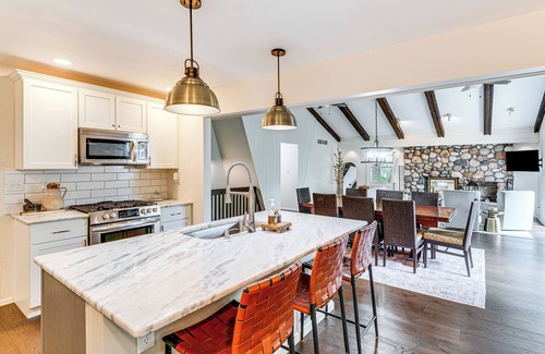 Williams Bay House | Geneva Lake Adventures: Family Retreat w/Patio