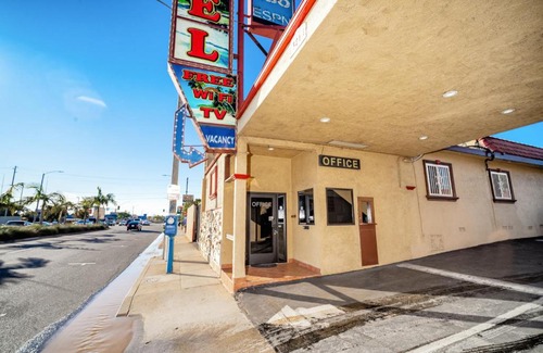 Inglewood Hotel | Geneva Motel
