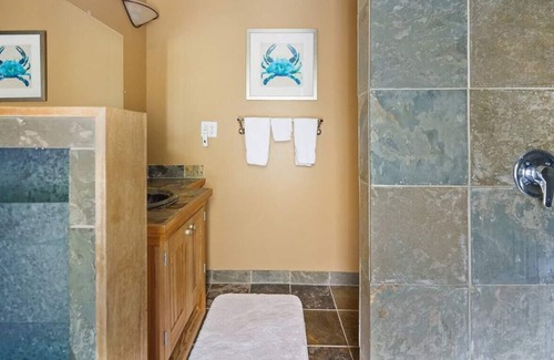 Geneva House | "Geneva Retreat" near Lake Whatcom & Galbraith Mt