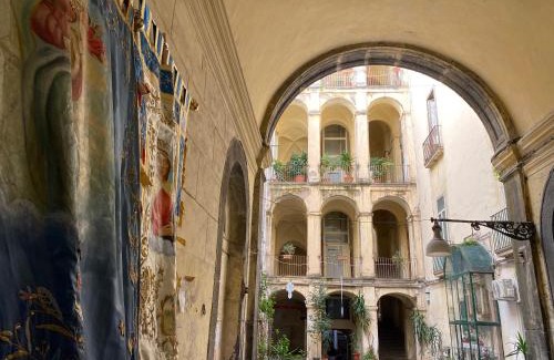 Naples City Centre Bed & Breakfast | Gentile Suite Centro Storico