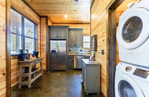 Broken Bow Cabin | Gentle Pines! Family Getaway! Couples! Game room, Patio TV, Hot Tub,