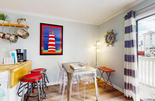Gulf Shores Apartment | Gentle Winds East A2