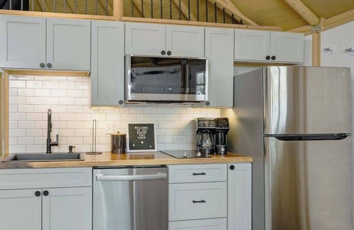 Canyon Lake Cabin | Gentry: Luxe Yurt-Cabin | Canyon Lake | Hot Tub