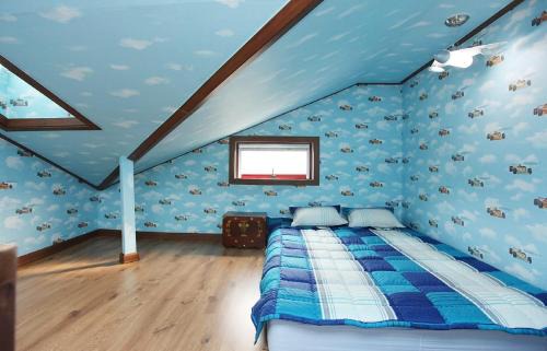 Irun-myeon House | Geojae Moraesoop Pension