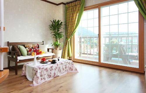 Irun-myeon House | Geojae Moraesoop Pension
