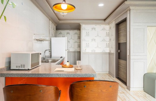 Irun-myeon House | Geoje Marine Castle Spa Pension