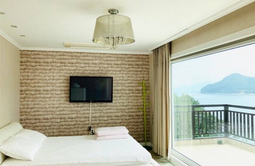 Irun-myeon House | Geoje Peaceful Pension