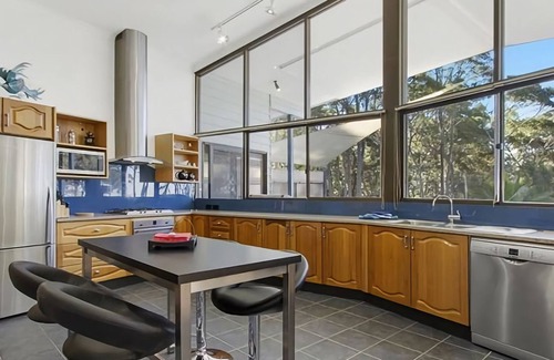 Lilli Pilli House | George Bass Drive A Well Kept Secret