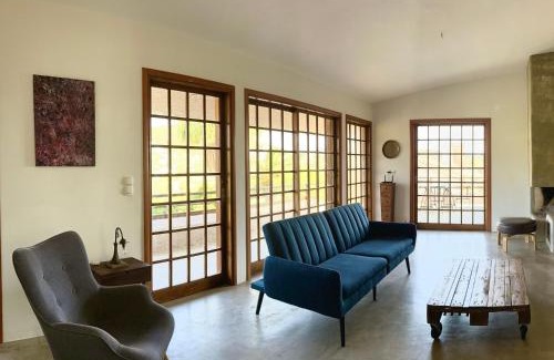 Lavreotiki Apartment | George's 1st floor dream house