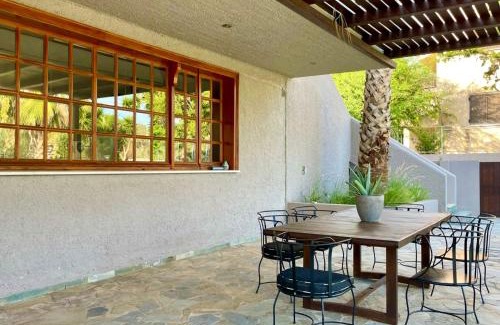 Lavreotiki Apartment | George's gorgeous house Anavysos